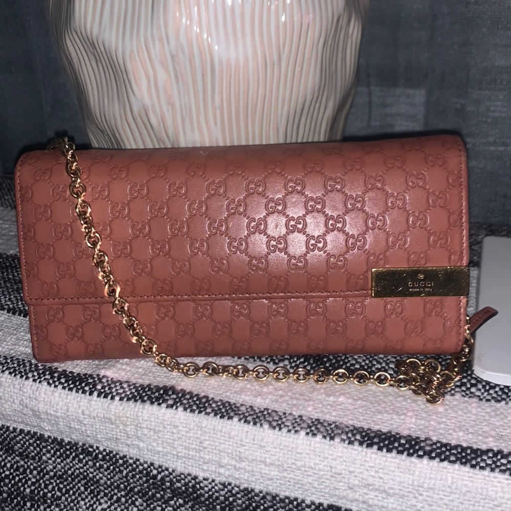 Gucci Guccissima Embossed Clutch (Dusty Rose) color
